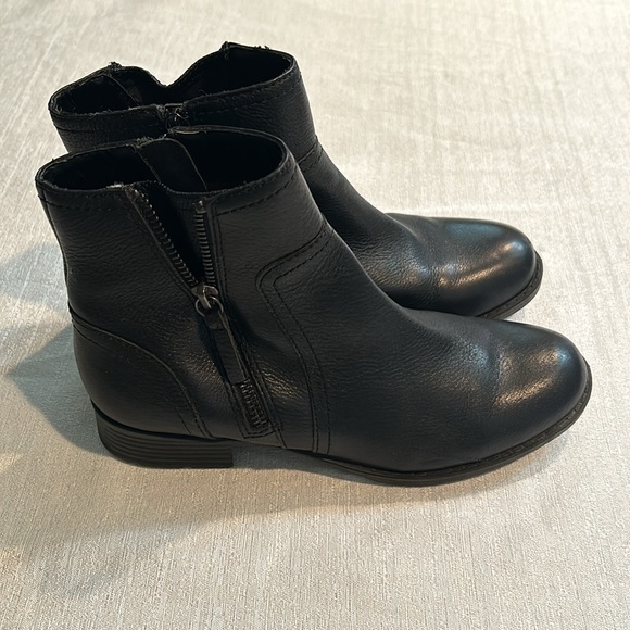 Comfortiva Black Ankle Booties - Picture 2 of 7
